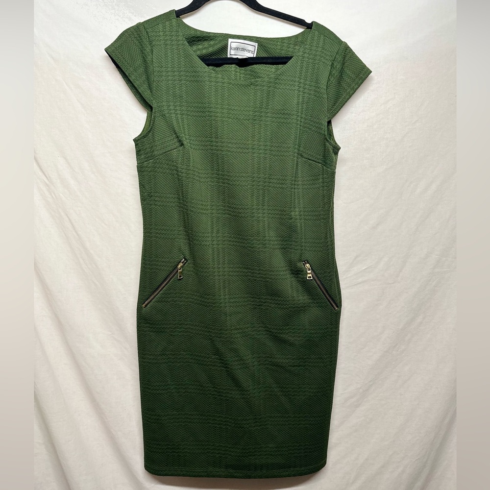Karin Stevens Green‎ Cap Sleeve Slip On Sheath Dress w/ Gold Zippers, Size 10